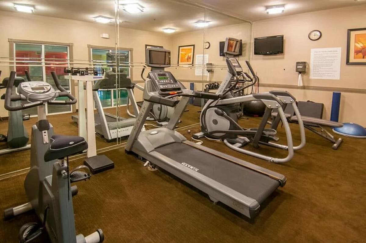 HEALTH & FITNESS CENTER (ON-SITE)