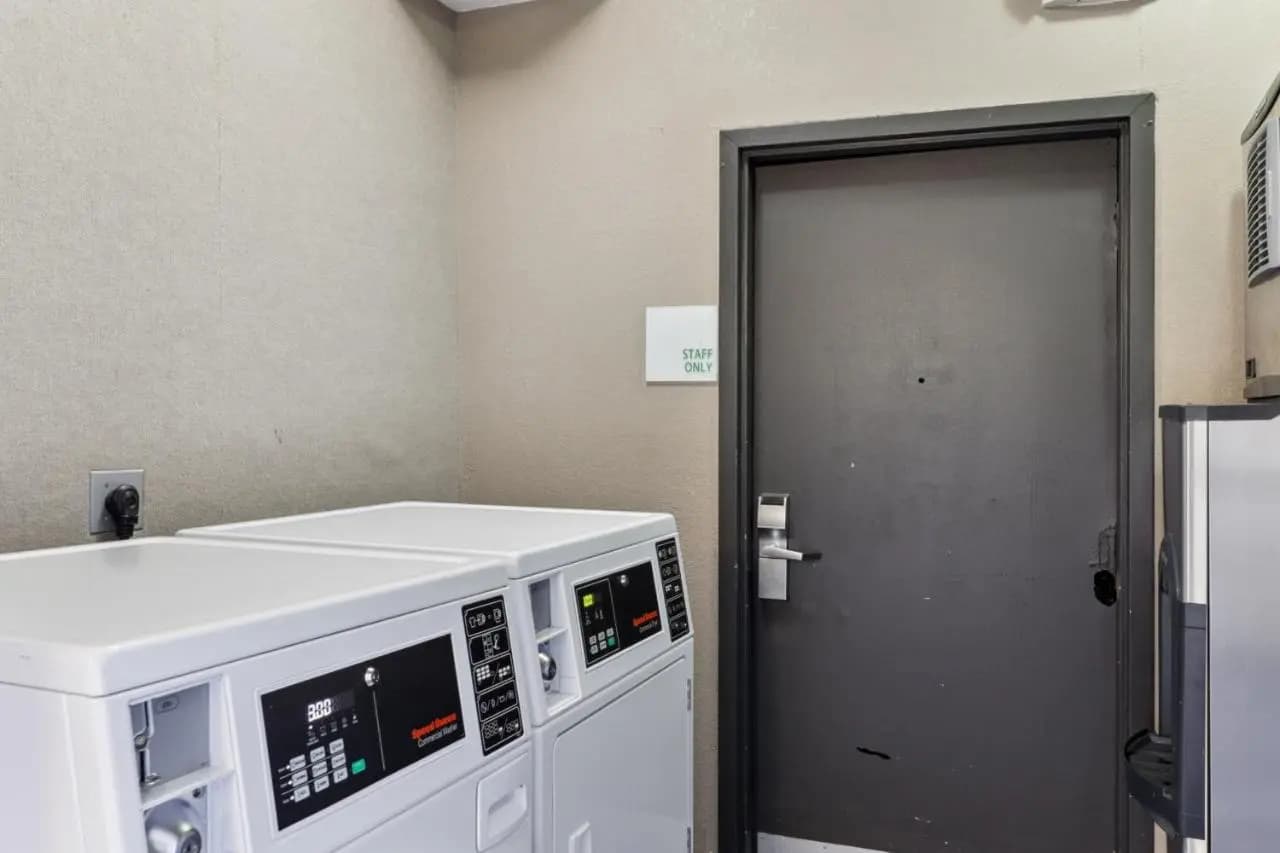 HOUSEKEEPING & LAUNDRY SERVICES